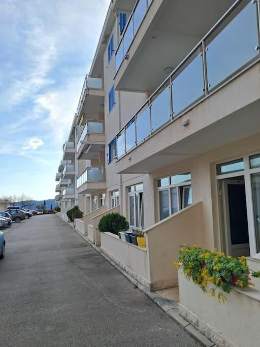 Holiday Home Apartment Budva Luaran gambar